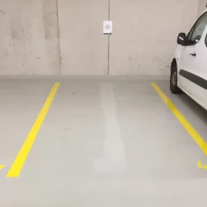 Bodenmarkierung Tiefgarage Maler